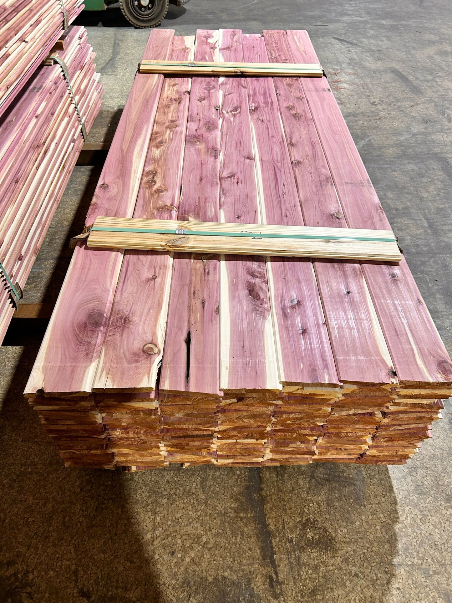Eastern Red Cedar V-Groove Wall Panels 1x6x8'