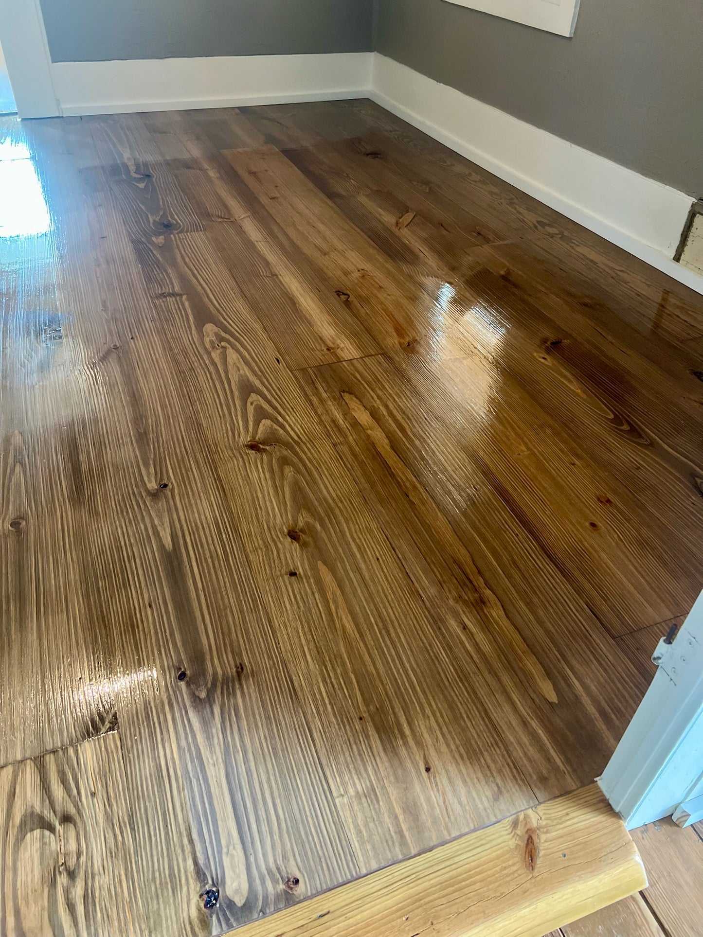 Wide Plank T&G Flooring 1x12x10' Knotty #2 Grade Pine