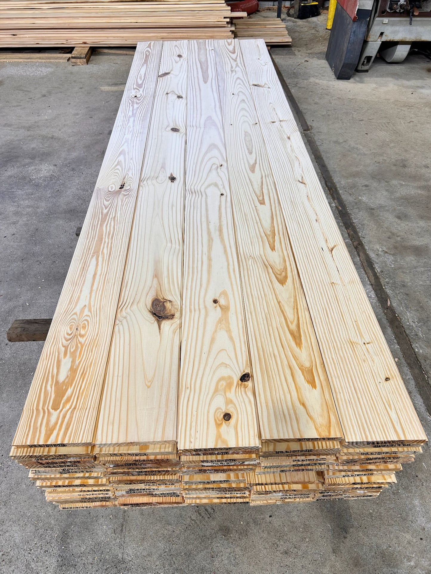 T&G Flooring 1x8x10' Knotty #2 Grade Pine
