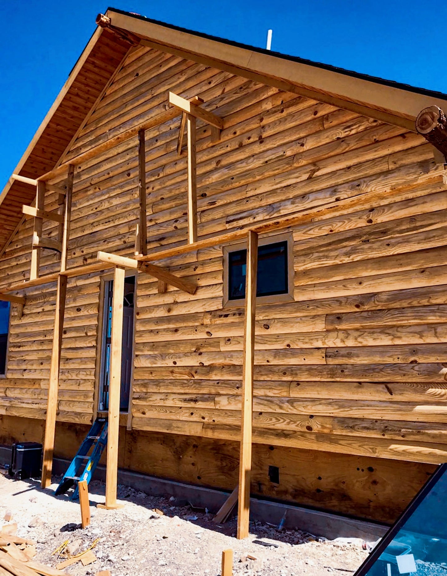 Log Cabin Siding 2x8x10' Knotty #2 Grade Pine