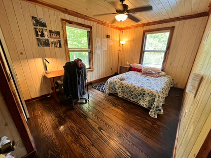 T&G Flooring 1x6x10' Knotty #2 Pine