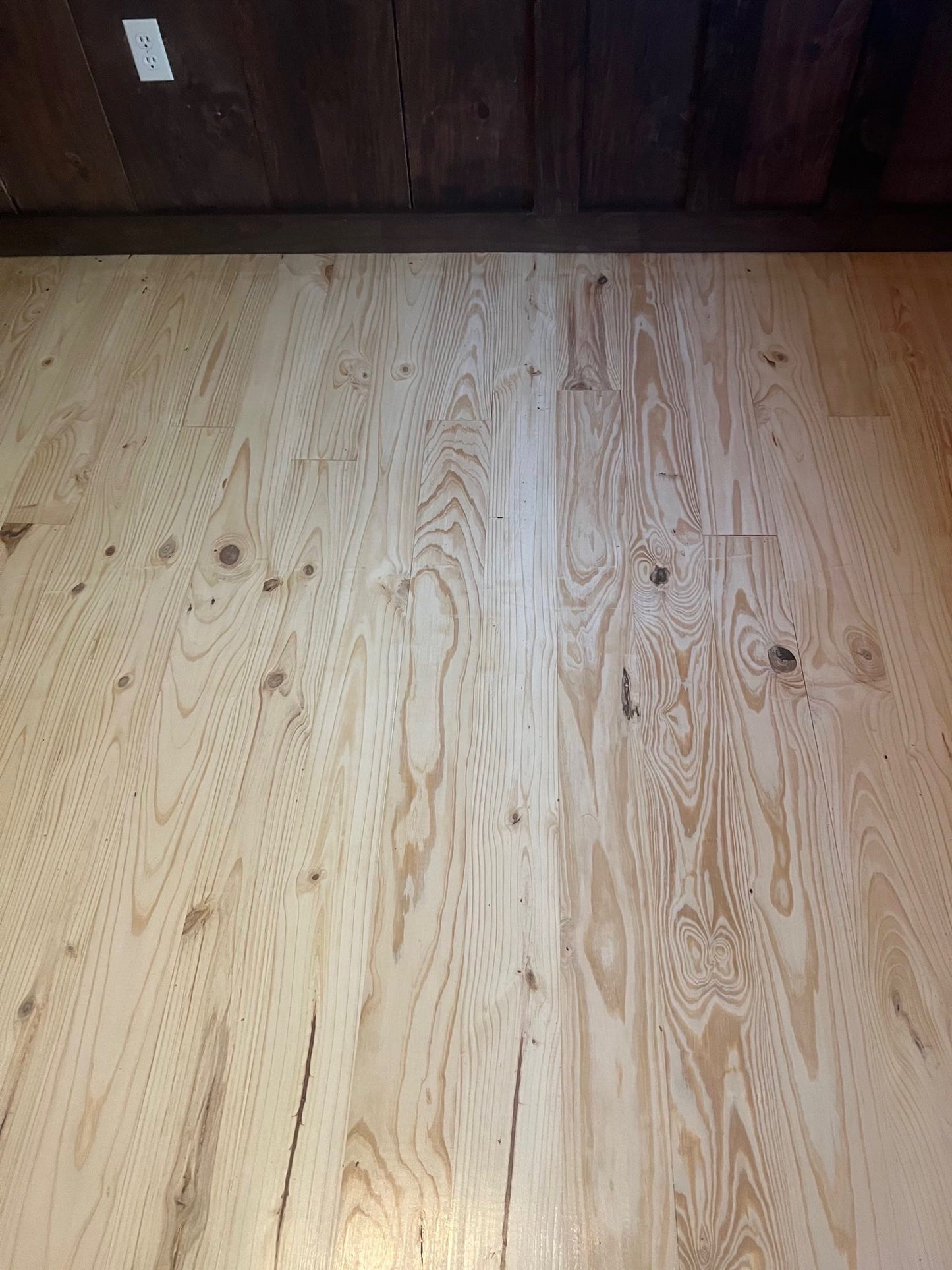 T&G Flooring 1x6x10' Knotty #2 Pine