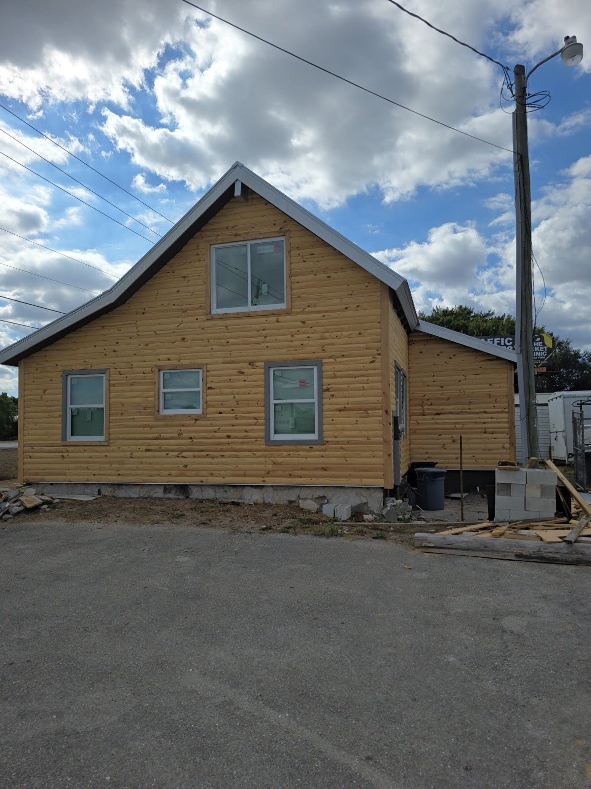 Revestimiento de cabaña de troncos de pino nudoso de grado n.° 2 de 2 x 8 x 10 pies