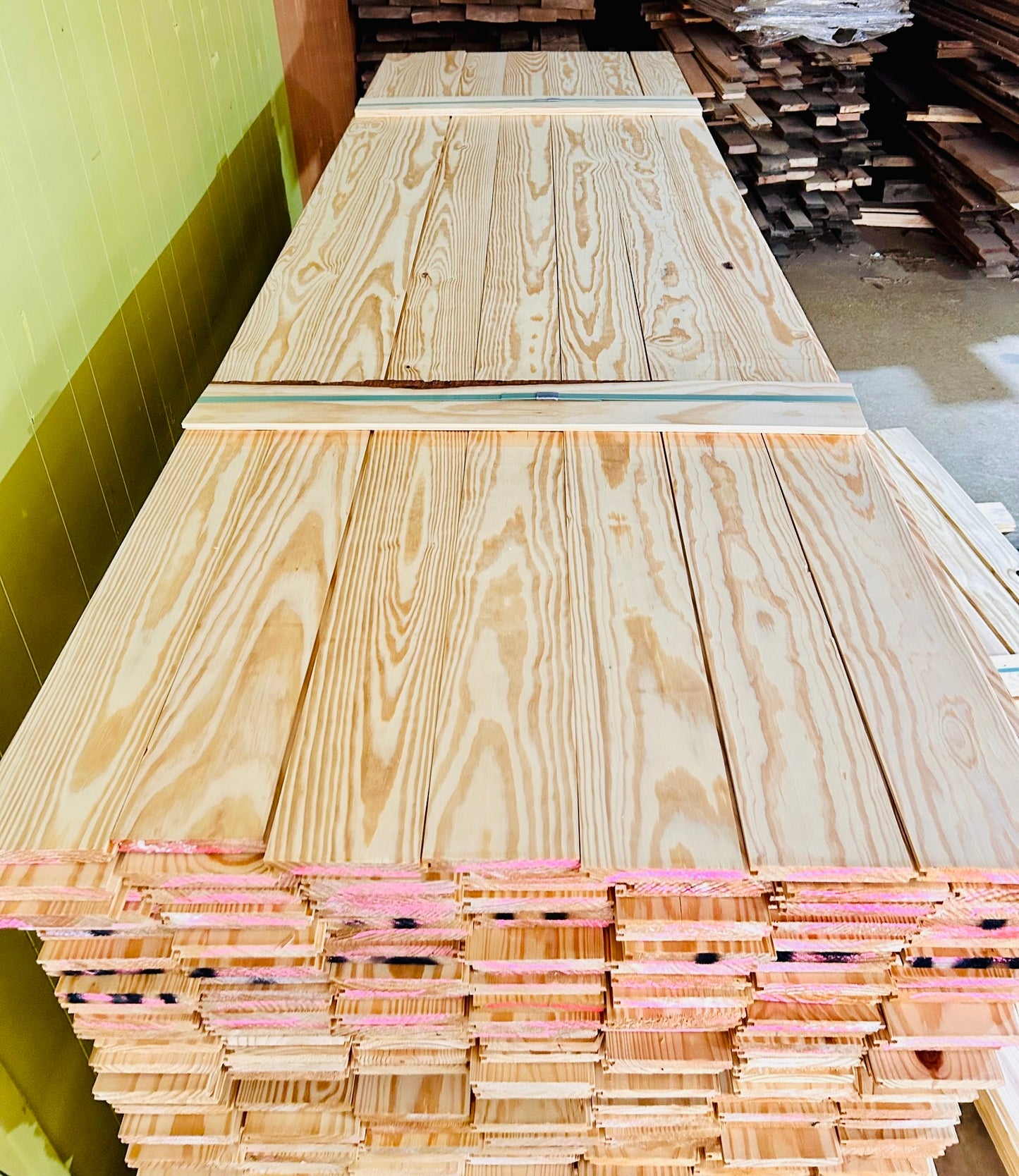 T&G Flooring 1x6x10' #1 D Grade Clear-Grain Pine