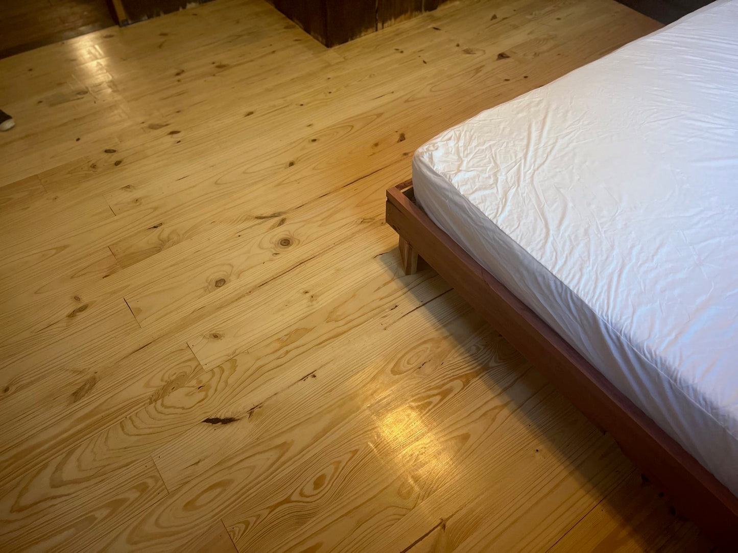T&G Flooring 1x6x10' Knotty #2 Pine