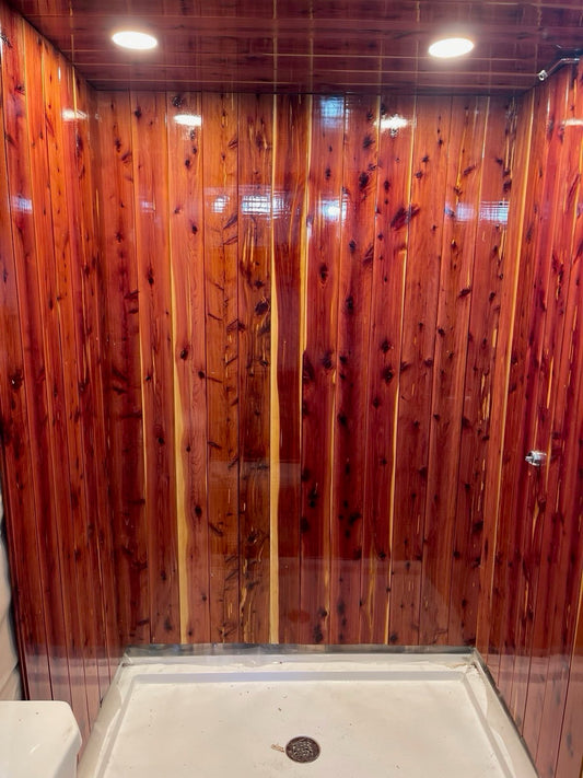 Paneles de pared de cedro rojo del este con ranuras en V, longitudes mixtas de 1 x 6 x 8' a 10'