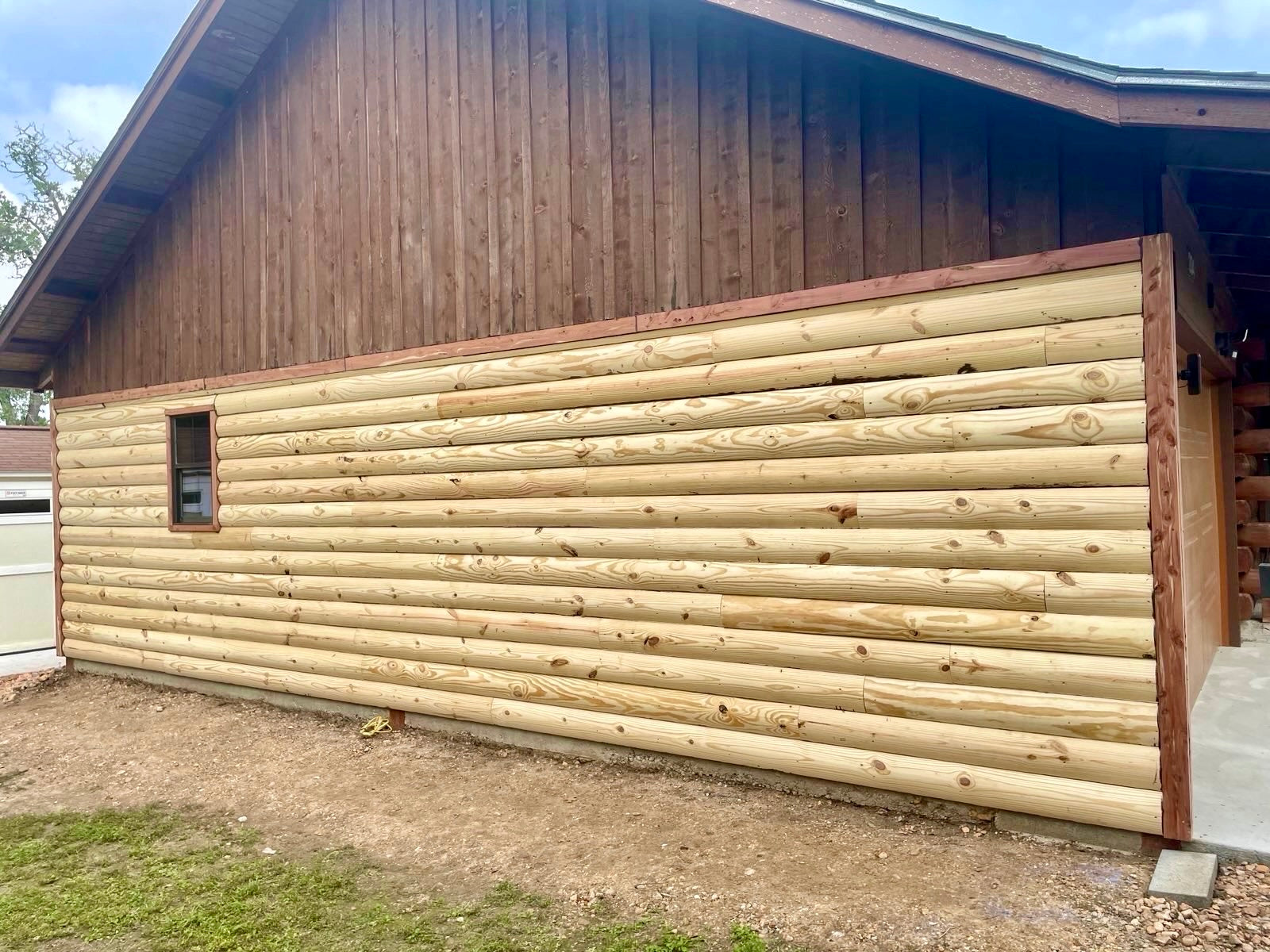 Half Log Cabin Siding 2x6x10' #2 Knotty Pine