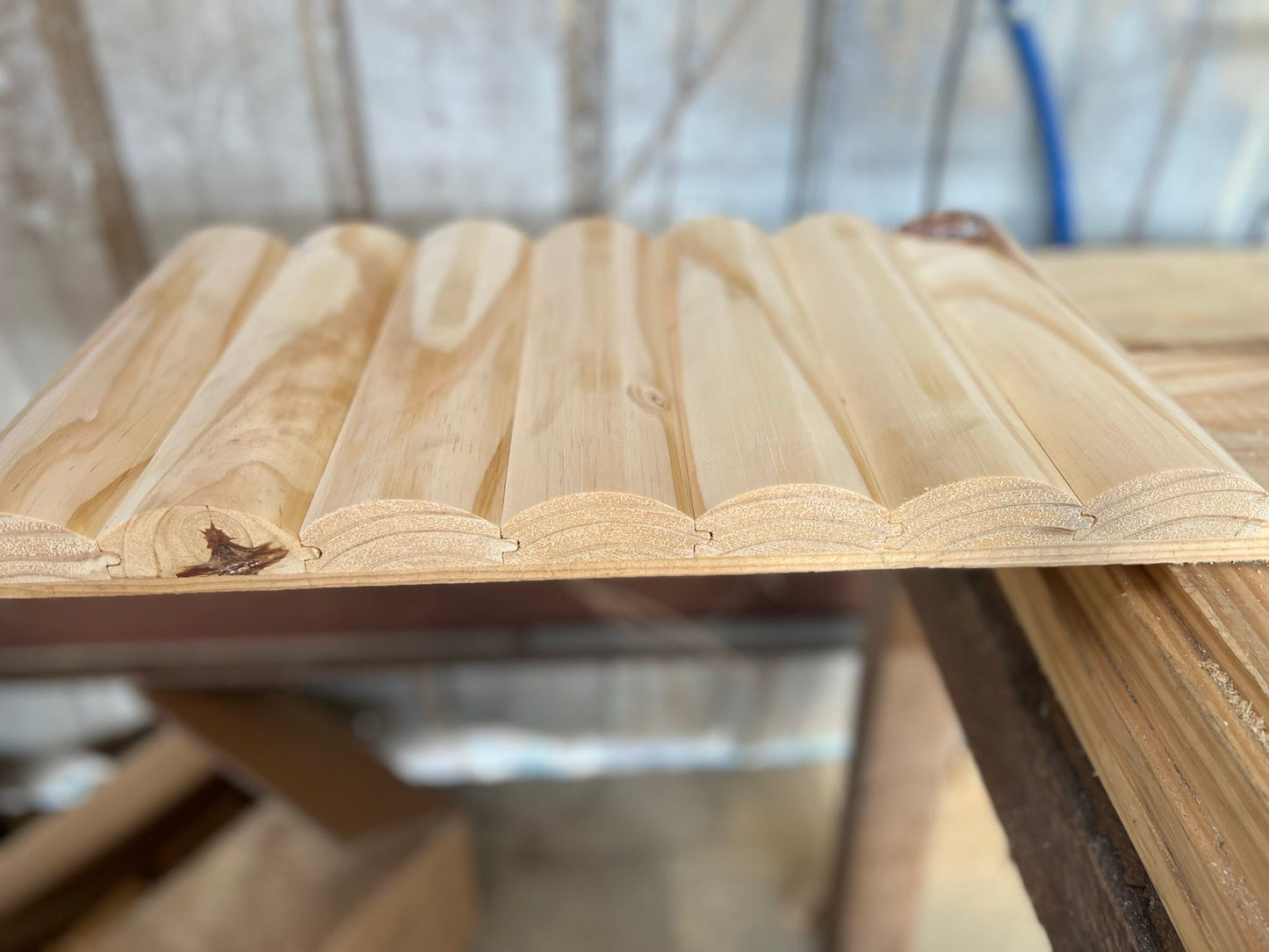 Revestimiento de cabaña de troncos de pino de 2 x 6 x 10 pies