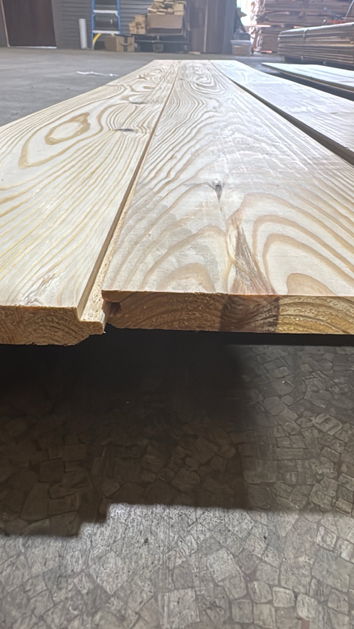 1x8x10' Reversible Nickel Gap / V-Groove